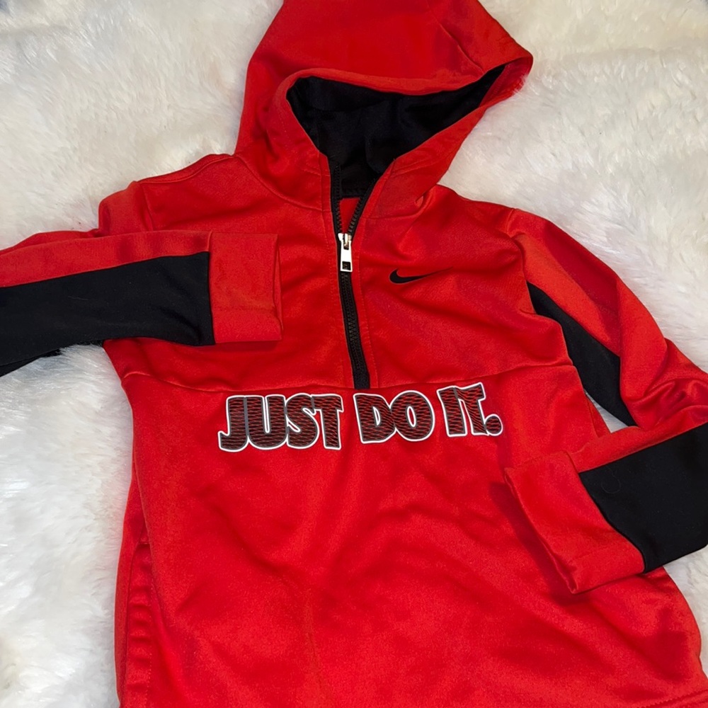 Nike Boys red and black hooded sweatshirt 7 boys